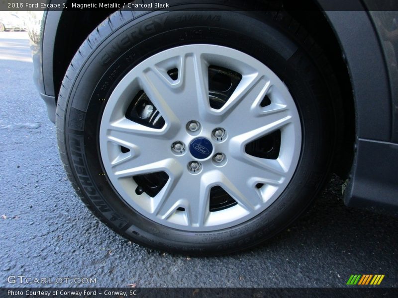 Magnetic Metallic / Charcoal Black 2016 Ford Escape S
