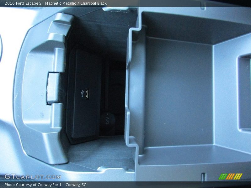 Magnetic Metallic / Charcoal Black 2016 Ford Escape S