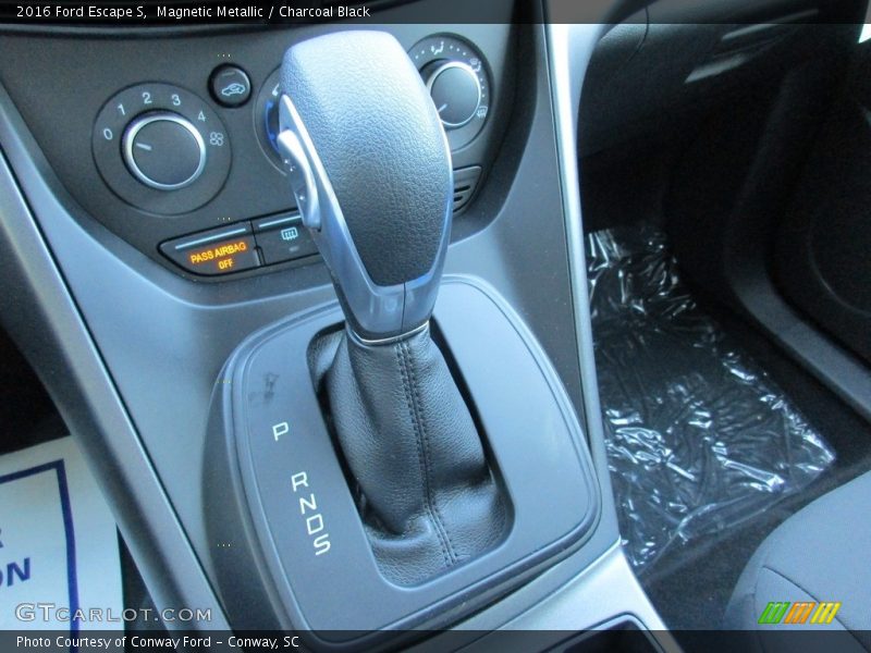Magnetic Metallic / Charcoal Black 2016 Ford Escape S