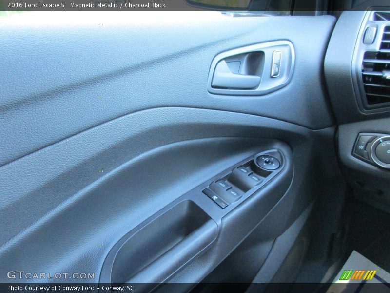 Magnetic Metallic / Charcoal Black 2016 Ford Escape S