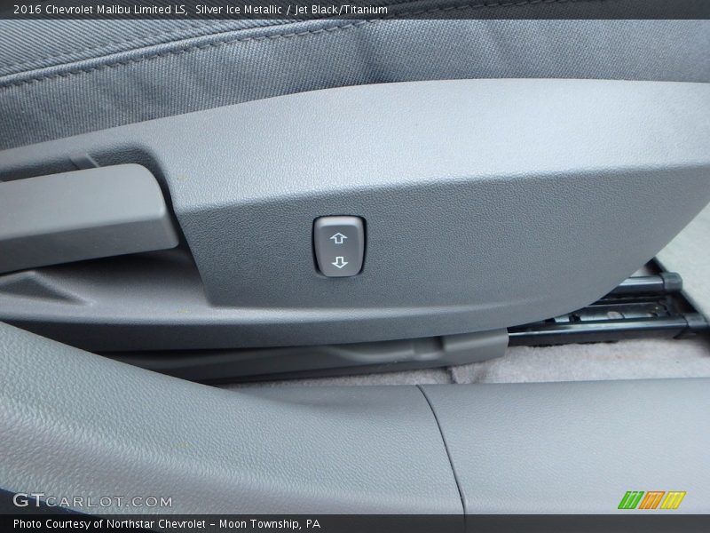 Silver Ice Metallic / Jet Black/Titanium 2016 Chevrolet Malibu Limited LS