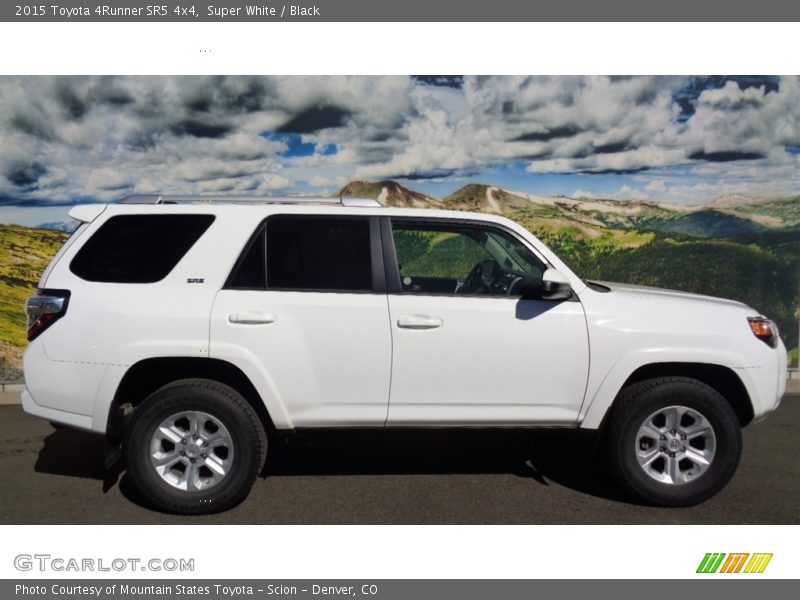 Super White / Black 2015 Toyota 4Runner SR5 4x4