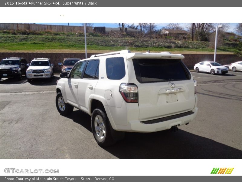Super White / Black 2015 Toyota 4Runner SR5 4x4