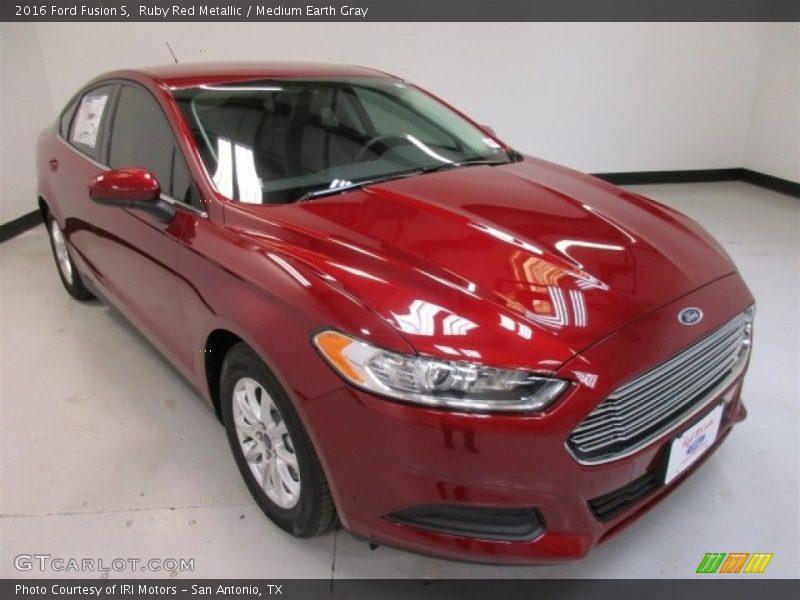 Ruby Red Metallic / Medium Earth Gray 2016 Ford Fusion S