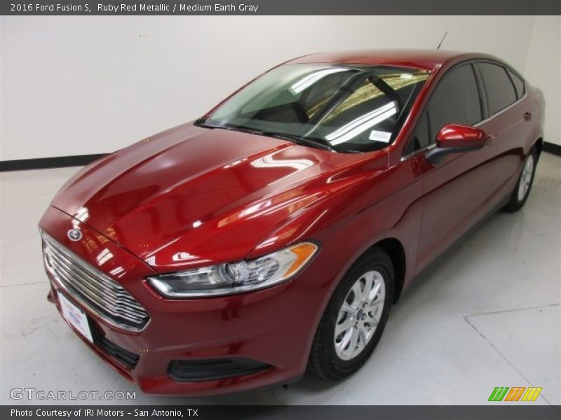 Ruby Red Metallic / Medium Earth Gray 2016 Ford Fusion S