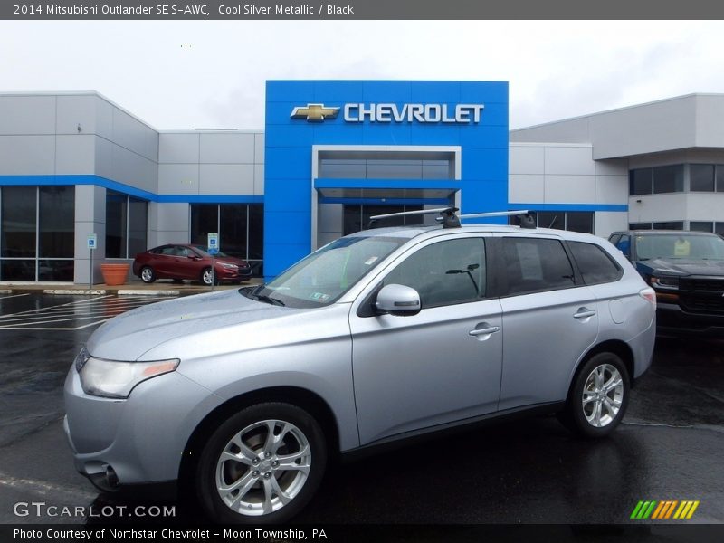 Cool Silver Metallic / Black 2014 Mitsubishi Outlander SE S-AWC