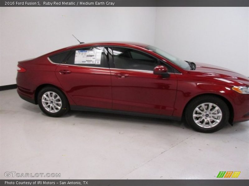 Ruby Red Metallic / Medium Earth Gray 2016 Ford Fusion S