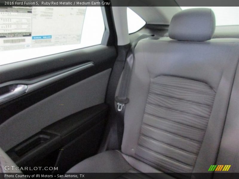 Ruby Red Metallic / Medium Earth Gray 2016 Ford Fusion S