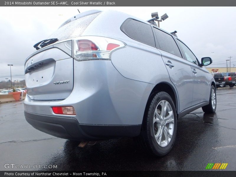 Cool Silver Metallic / Black 2014 Mitsubishi Outlander SE S-AWC
