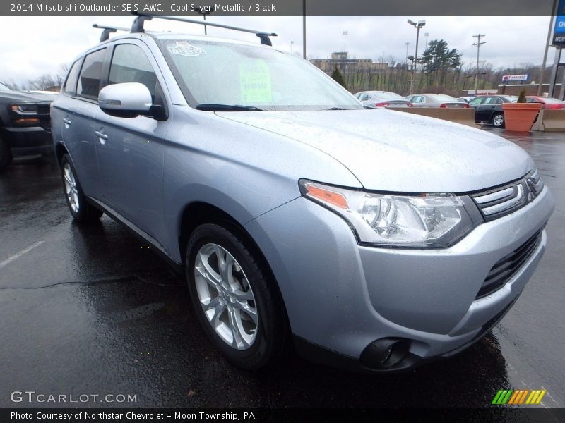 Cool Silver Metallic / Black 2014 Mitsubishi Outlander SE S-AWC