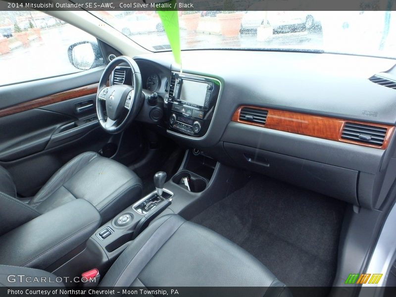 Cool Silver Metallic / Black 2014 Mitsubishi Outlander SE S-AWC