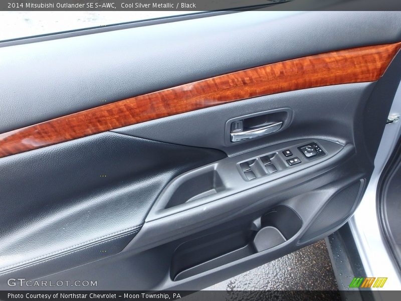 Cool Silver Metallic / Black 2014 Mitsubishi Outlander SE S-AWC