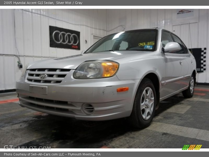 Silver Mist / Gray 2005 Hyundai Accent GLS Sedan