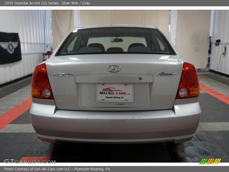 Silver Mist / Gray 2005 Hyundai Accent GLS Sedan