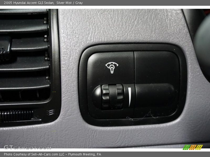 Silver Mist / Gray 2005 Hyundai Accent GLS Sedan