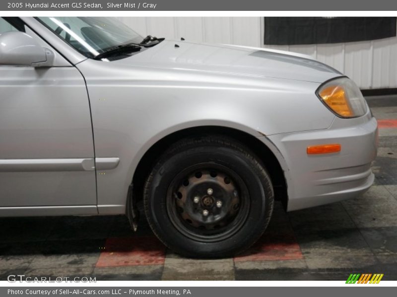 Silver Mist / Gray 2005 Hyundai Accent GLS Sedan