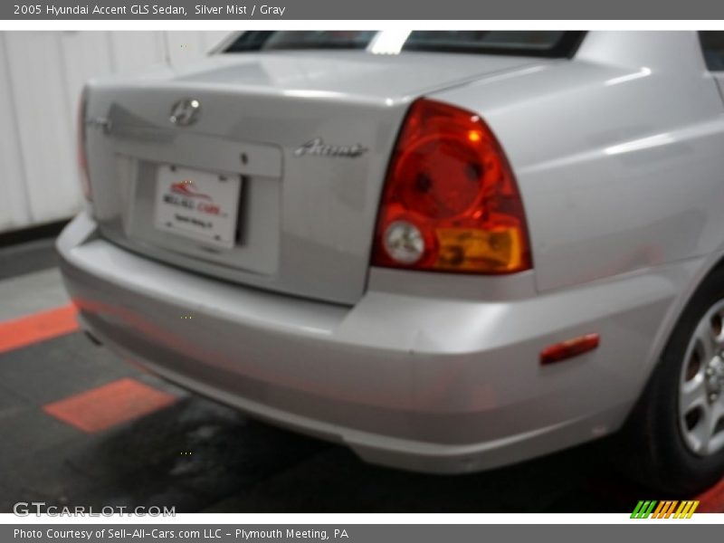 Silver Mist / Gray 2005 Hyundai Accent GLS Sedan