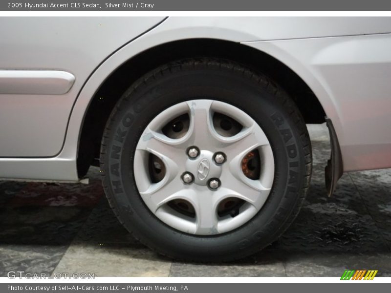 Silver Mist / Gray 2005 Hyundai Accent GLS Sedan