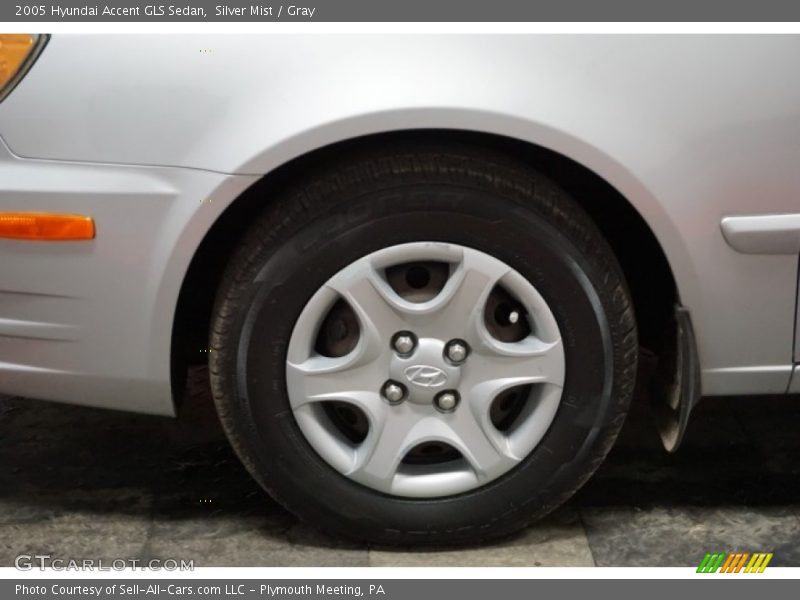 Silver Mist / Gray 2005 Hyundai Accent GLS Sedan