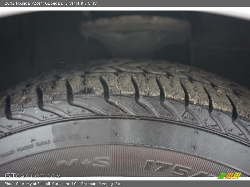 Silver Mist / Gray 2002 Hyundai Accent GL Sedan