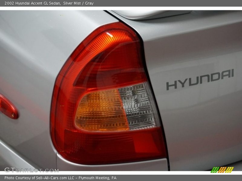 Silver Mist / Gray 2002 Hyundai Accent GL Sedan