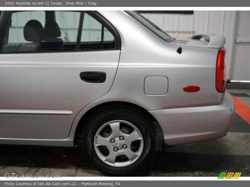 Silver Mist / Gray 2002 Hyundai Accent GL Sedan