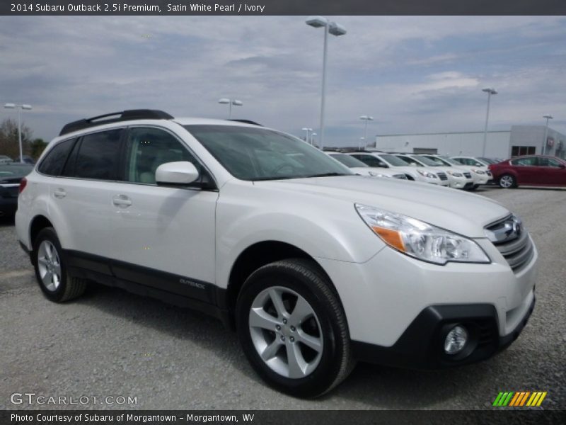 Front 3/4 View of 2014 Outback 2.5i Premium