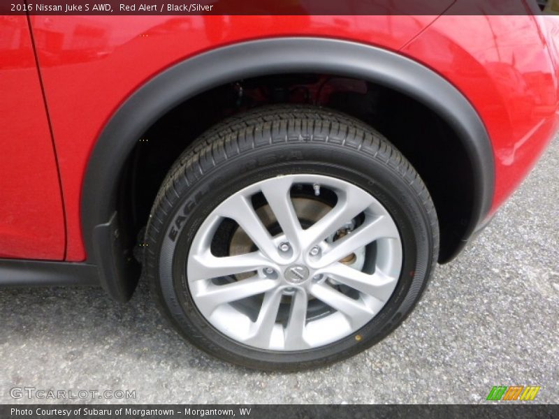 Red Alert / Black/Silver 2016 Nissan Juke S AWD