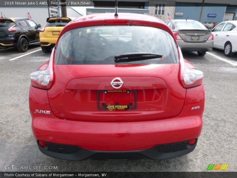 Red Alert / Black/Silver 2016 Nissan Juke S AWD