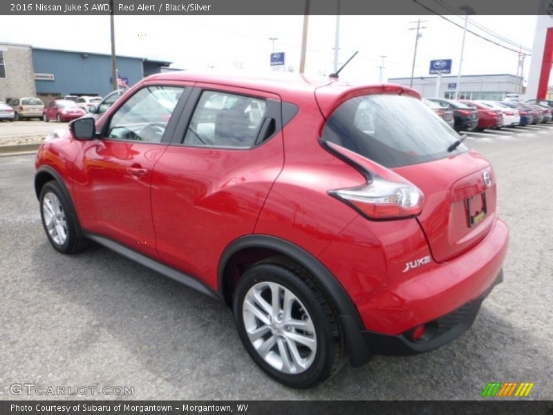 Red Alert / Black/Silver 2016 Nissan Juke S AWD