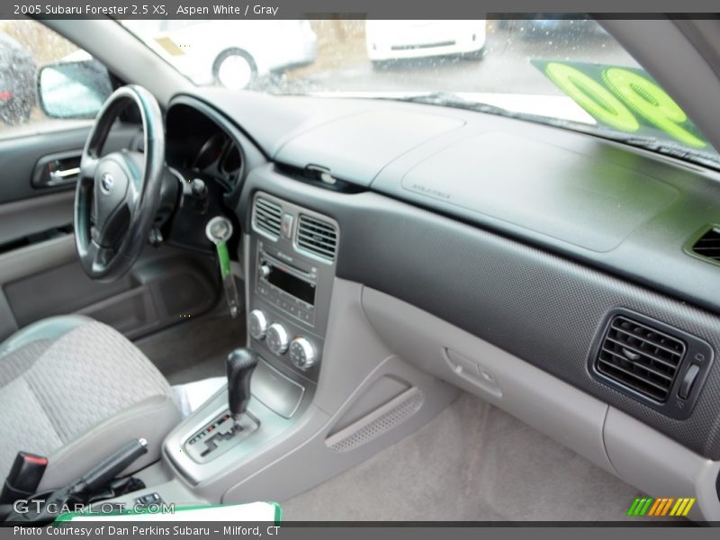 Aspen White / Gray 2005 Subaru Forester 2.5 XS