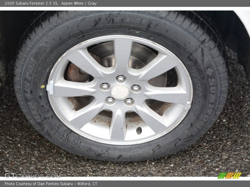 Aspen White / Gray 2005 Subaru Forester 2.5 XS