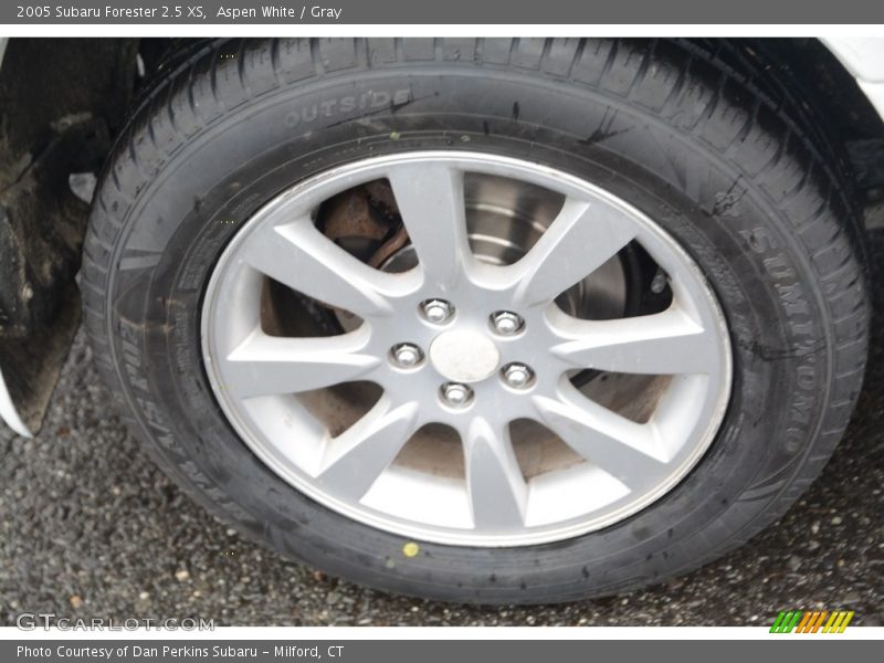 Aspen White / Gray 2005 Subaru Forester 2.5 XS