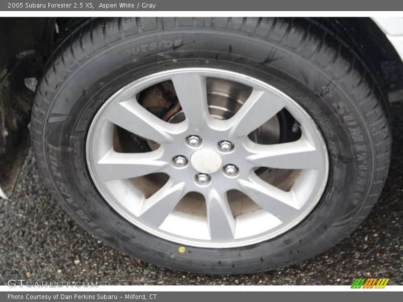 Aspen White / Gray 2005 Subaru Forester 2.5 XS