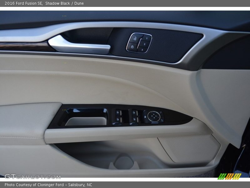 Shadow Black / Dune 2016 Ford Fusion SE