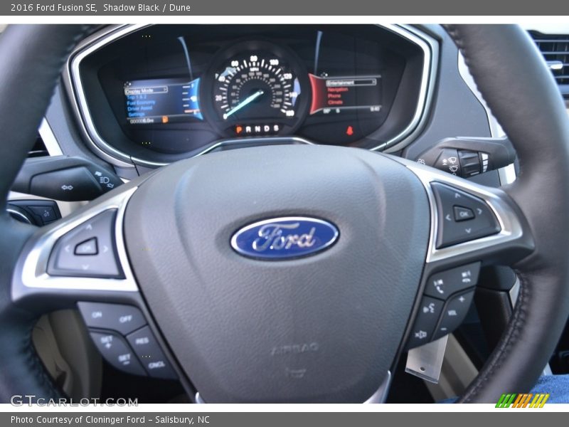 Shadow Black / Dune 2016 Ford Fusion SE