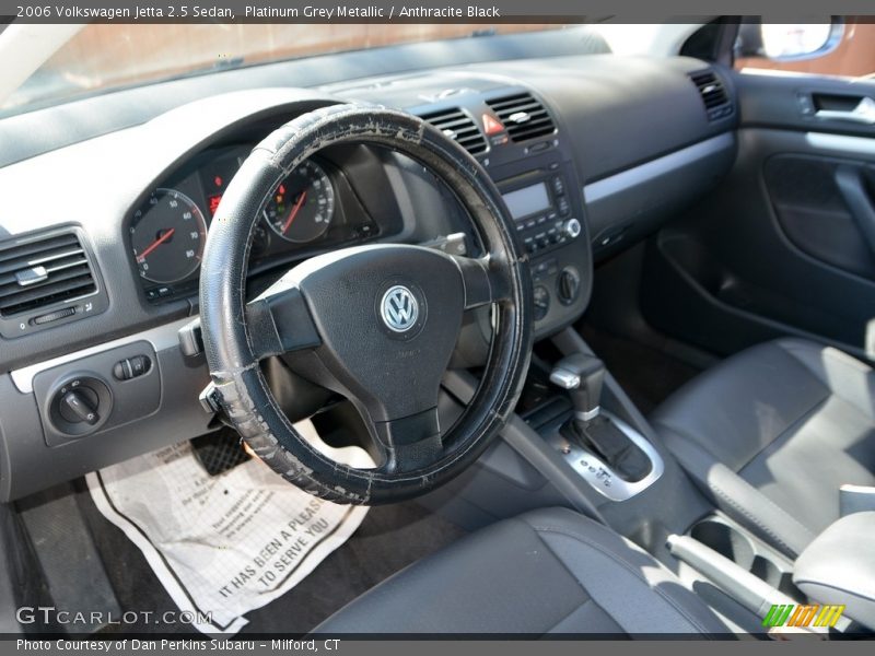Platinum Grey Metallic / Anthracite Black 2006 Volkswagen Jetta 2.5 Sedan