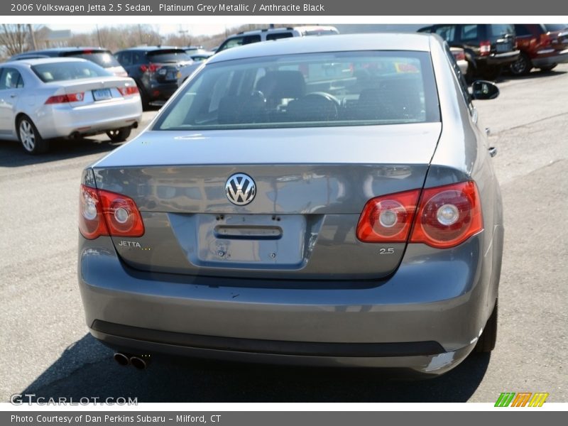 Platinum Grey Metallic / Anthracite Black 2006 Volkswagen Jetta 2.5 Sedan