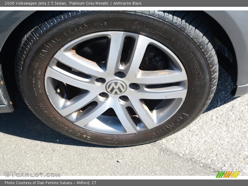 Platinum Grey Metallic / Anthracite Black 2006 Volkswagen Jetta 2.5 Sedan