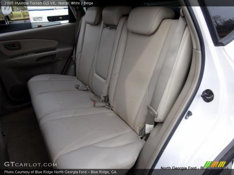 Nordic White / Beige 2005 Hyundai Tucson GLS V6
