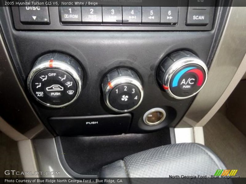 Nordic White / Beige 2005 Hyundai Tucson GLS V6