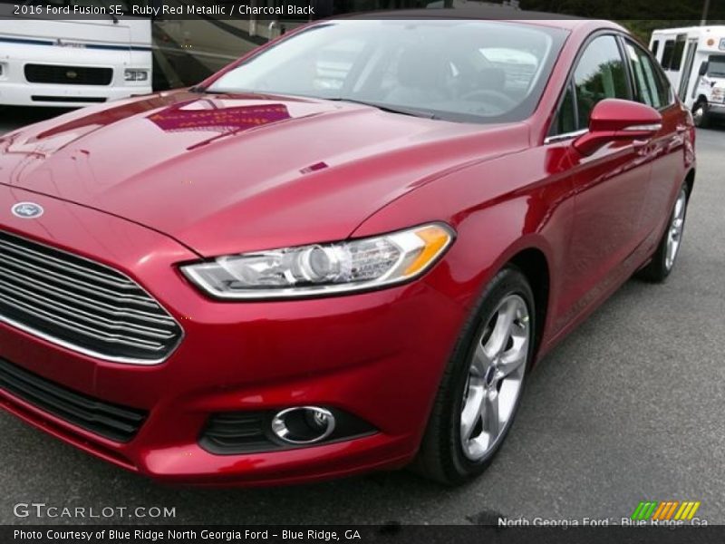 Ruby Red Metallic / Charcoal Black 2016 Ford Fusion SE