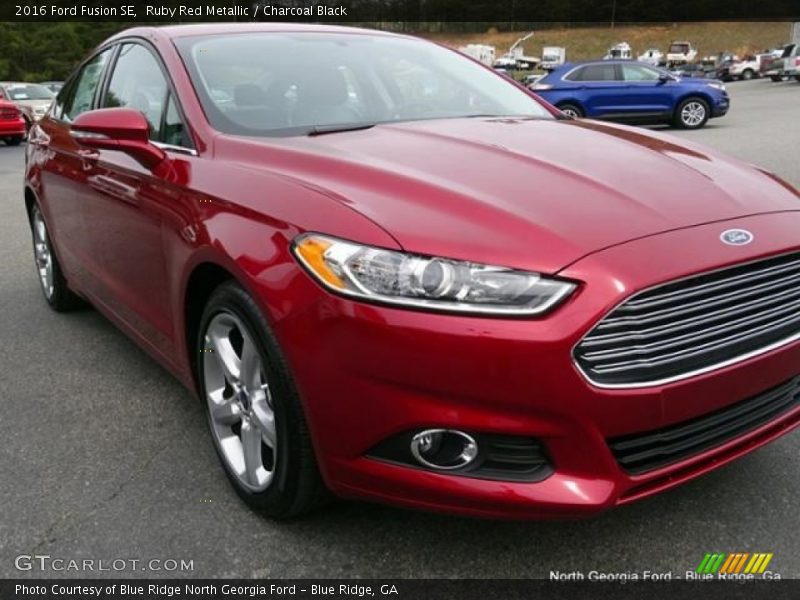 Ruby Red Metallic / Charcoal Black 2016 Ford Fusion SE