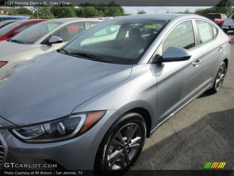 Gray / Gray 2017 Hyundai Elantra SE