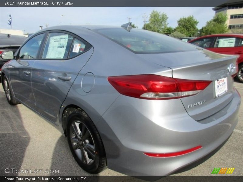 Gray / Gray 2017 Hyundai Elantra SE