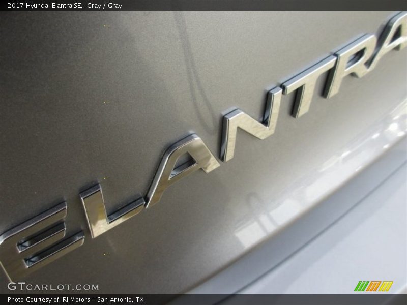 Gray / Gray 2017 Hyundai Elantra SE