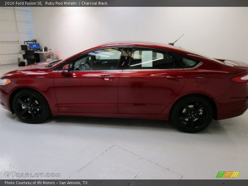 Ruby Red Metallic / Charcoal Black 2016 Ford Fusion SE