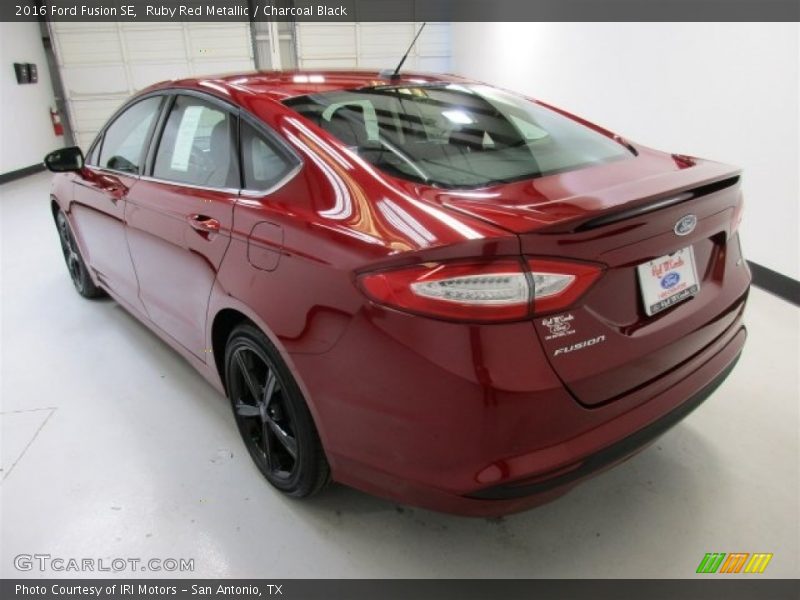 Ruby Red Metallic / Charcoal Black 2016 Ford Fusion SE