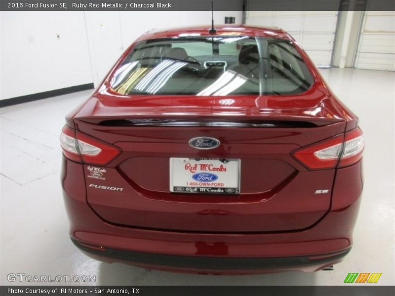 Ruby Red Metallic / Charcoal Black 2016 Ford Fusion SE