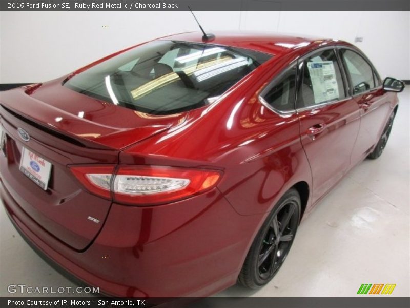 Ruby Red Metallic / Charcoal Black 2016 Ford Fusion SE